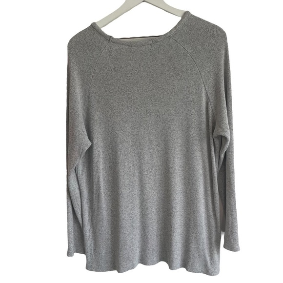 Brandy Melville Gray V-Neck Slouchy Knit Top, One Size - Picture 4 of 4